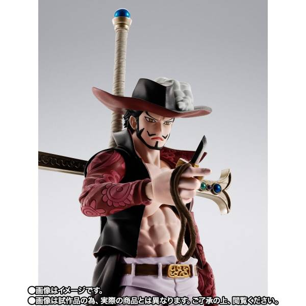S.H.FIGUARTS: One Piece - Dracule Mihawk -Hawk Eyes- (Limited   Bonus) [Bandai Spirits]